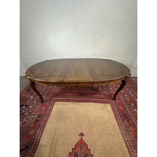 1990s 1990s Timeless Criss Cross Inlaid Dining Room Table With Three Leaves For Sale - Image 5 of 10