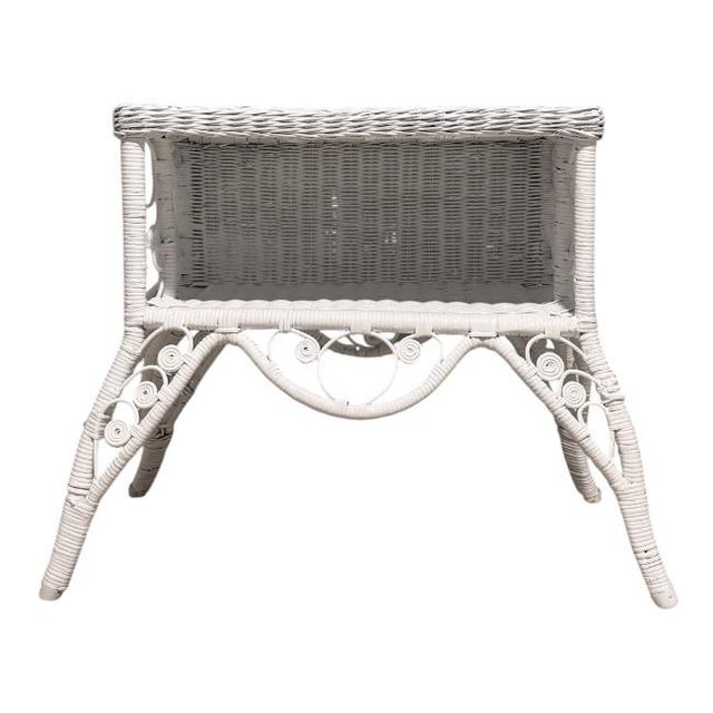 Vintage Palm Beach Regency White Wicker Side Table / Magazine Rack For Sale In Miami - Image 6 of 8