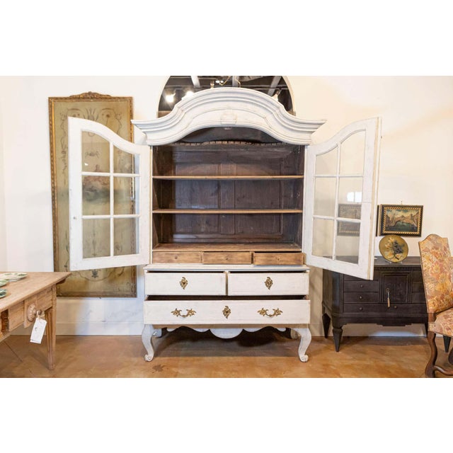 1760s Period Rococo Swedish Cabinet with Glass Doors, Bonnet Top and Cabrioles For Sale - Image 4 of 11