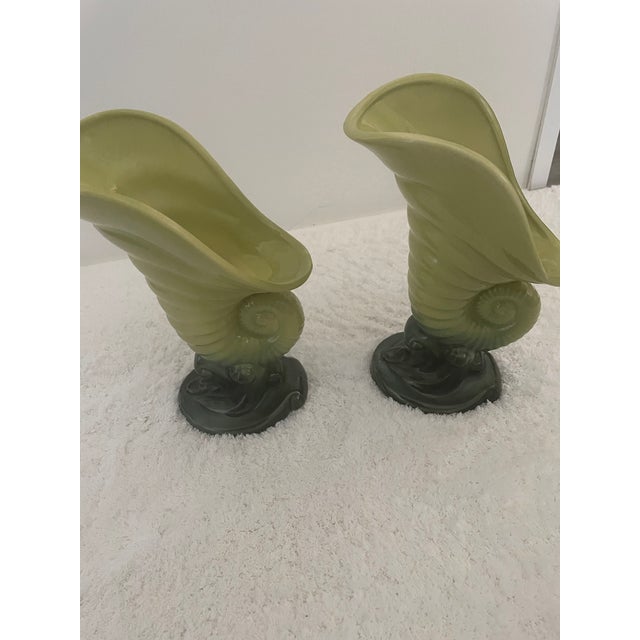 One beautiful pair of vases made by Roseville for florists in the 1940s-1950s.Hull Woodland Cornicopia Vases/Planters in...