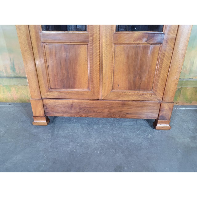 Louis Philippe Walnut Bookcase in Glass For Sale - Image 5 of 12