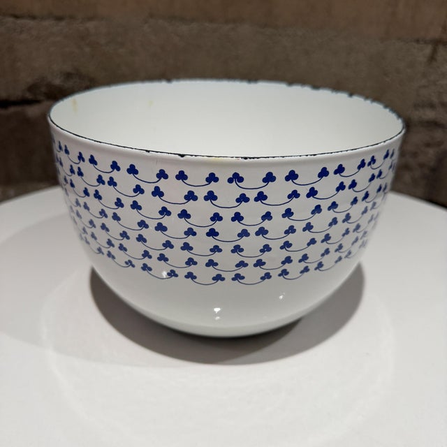 For your consideration, a vintage Arabia Finland Finel enamel bowl featuring the "Blue Clover" (Siniapila) pattern,...