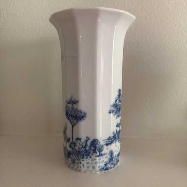 This vintage Rosenthal Studio-Linie Germany vase in blue and white is a beautifully designed by Bjorn Wiinblad that...