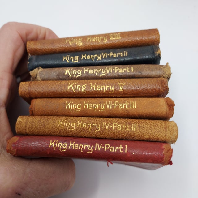 Traditional Knickerbocker Shakespeare Collectible Set of 24 Miniature Leather Bound Books Pub Circa 1910 For Sale - Image 3 of 15