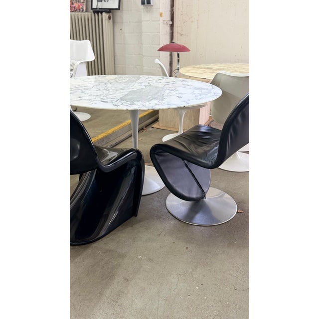 Model 1-2-3 Side Chairs and Panton Chairs in Black Leather by Verner Panton for Fritz Hansen & Fehlbaum, 1970s, Set of 4 For Sale - Image 13 of 16