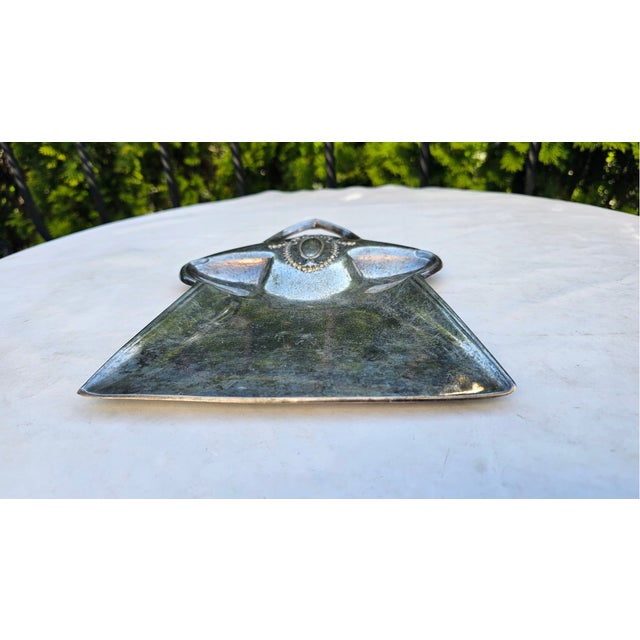 Pre-war table crumb scoop, marked Argentor A.S., dimensions: height 2.5 cm, width at widest point 19.6 cm, total depth...