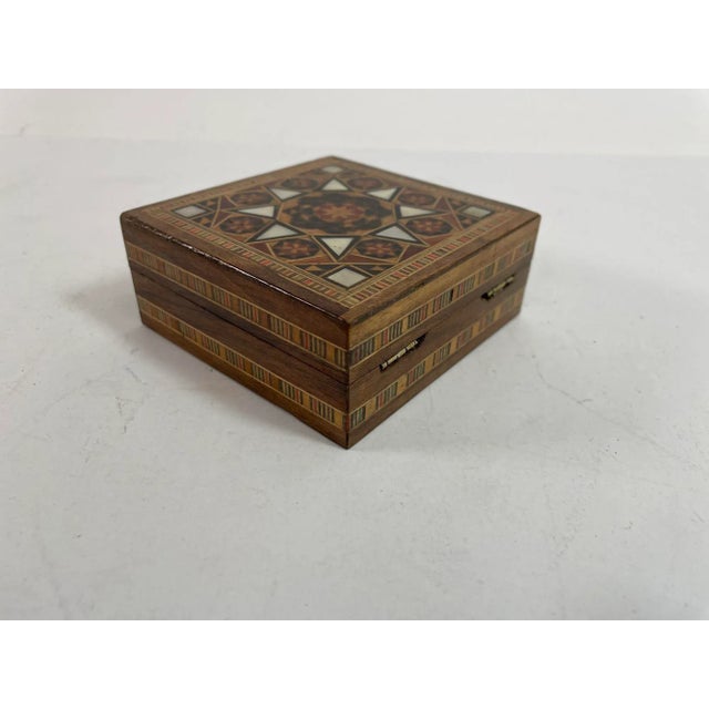 Mid 20th Century Vintage Middle Eastern Moorish Inlaid Marquetry Mosaic Box For Sale - Image 5 of 12