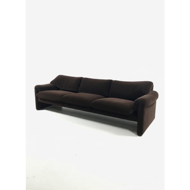 Maralunga 3-Seater Sofa in Velvet by Vico Magistretti for Cassina, 1960s For Sale - Image 12 of 12