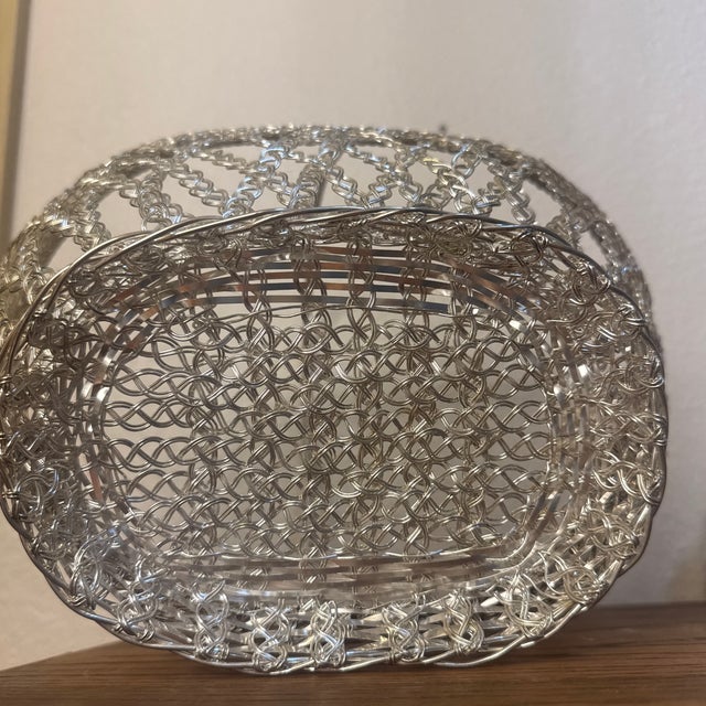 Mid-Century Modernist Woven Wirework Centerpiece Basket With Swing Handle For Sale In Minneapolis - Image 6 of 7