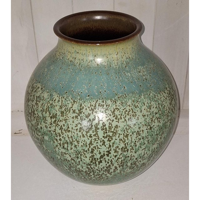 Vintage Ceramic Vase, 1970s, in Very Good conditions. Designed 1970 to 1979