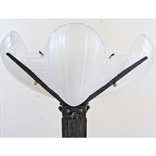 1930s French Art Deco Wrought Iron and Sculpted Frosted Glass Torchiere Floor Lamp Attributed to Atelier Petitot and Muller Frères For Sale In Miami - Image 6 of 18