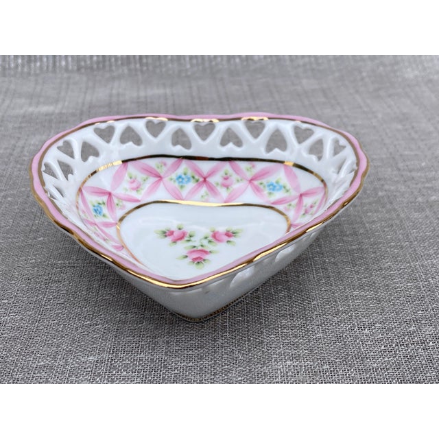 Vintage Hand Painted Reticulated Porcelain Heart Dish For Sale In New York - Image 6 of 10
