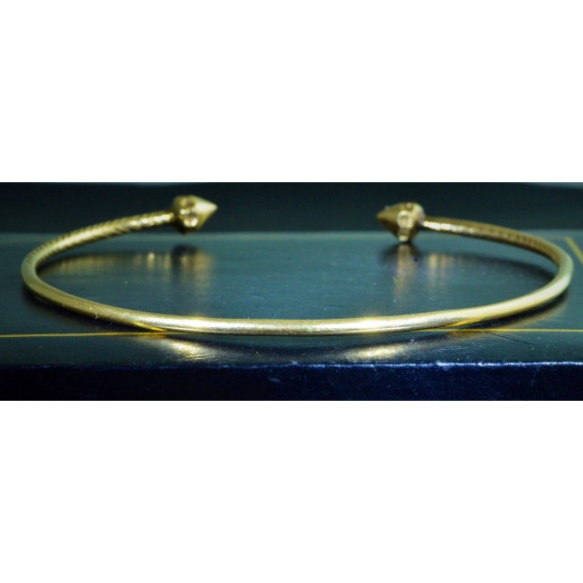 The Belmar: Vintage Minimalist Bangle Bracelet in Yellow Gold For Sale - Image 4 of 4