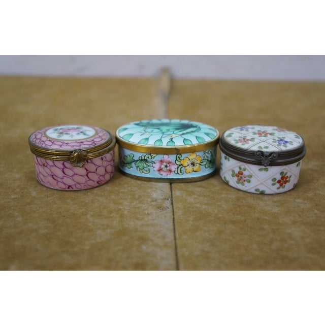 2 Antique French Limoges & 1 Chinese Cloisonne Frog Trinket Pill Snuff Boxes For Sale - Image 6 of 16