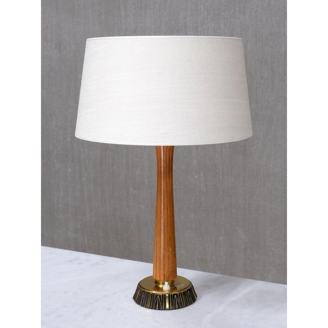 Mid-Century Modern Model E1141 Table Lamps in Oak and Brass by Bo Råman for Asea, Sweden, 1950s, Set of 2 For Sale - Image 3 of 13
