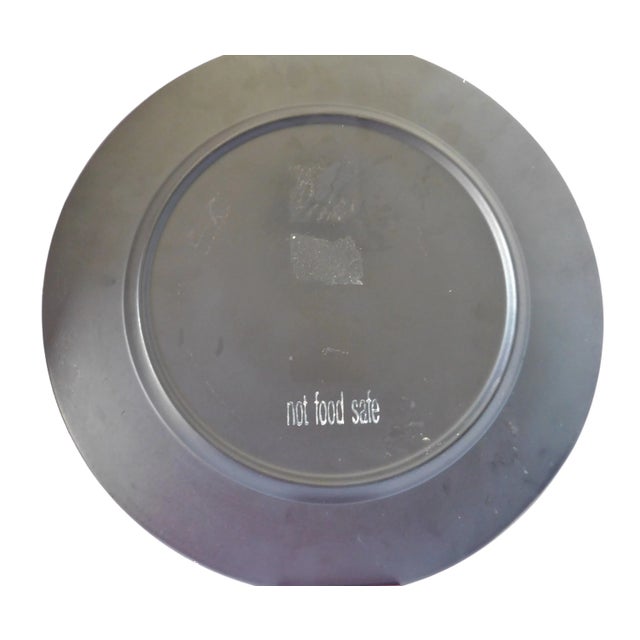 Late 20th Century Gray & Black Rooster Animal Farm Scenic Heavy Plastic Round Decorative Plate For Sale In New York - Image 6 of 12