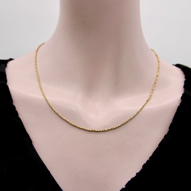 1990s Vintage Italian 18k Gold Bright Cut Work Woven Snake Chain For Sale - Image 5 of 9