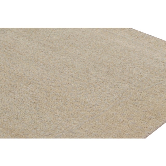 Rug & Kilim’s Oversized Contemporary Textural Solid Rug in Beige Tones For Sale In New York - Image 6 of 8