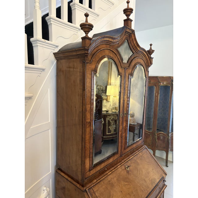 Antique Burr Walnut and Featherbanded Bookcase, 1710 For Sale - Image 14 of 18