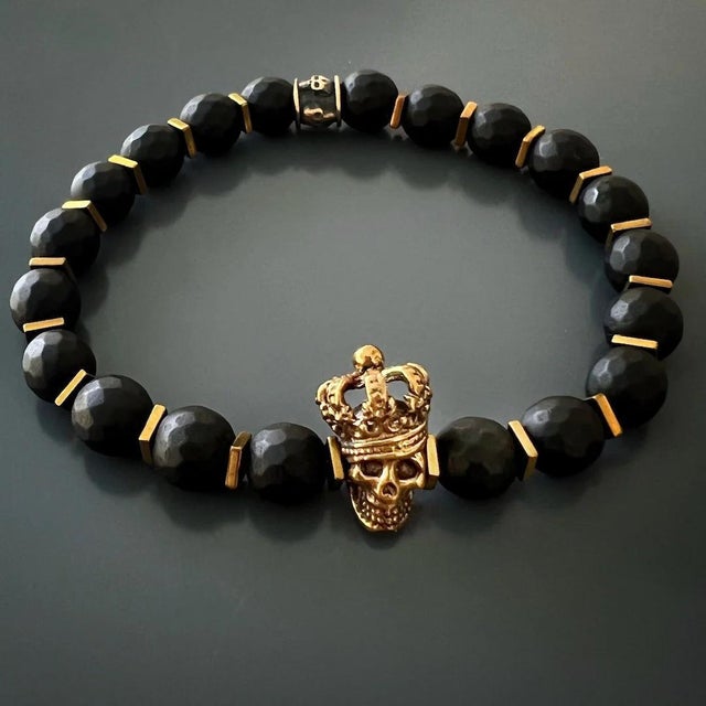Contemporary Onyx Stone King Skull Men's Beaded Bracelet For Sale - Image 3 of 9