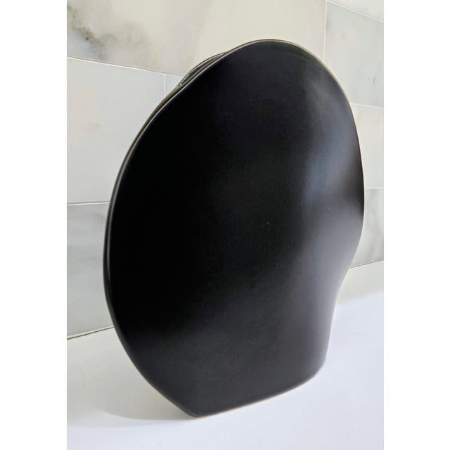 Vintage Japanese Mid Century Black Modernist Ikebana Ceramic Vase For Sale - Image 4 of 9