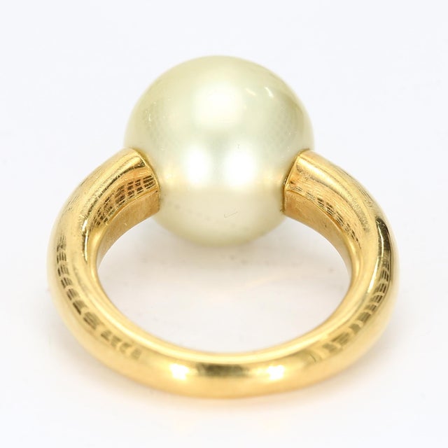 Contemporary 18k Yellow Gold Pearl Cocktail Ring - Size 3.25 For Sale - Image 3 of 6