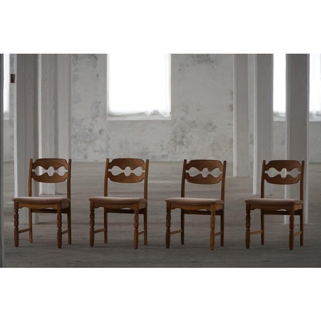 Razorblade Dining Chairs in Oak and Mohair by Henning Kjærnulf, 1960s, Set of 12 For Sale - Image 15 of 18