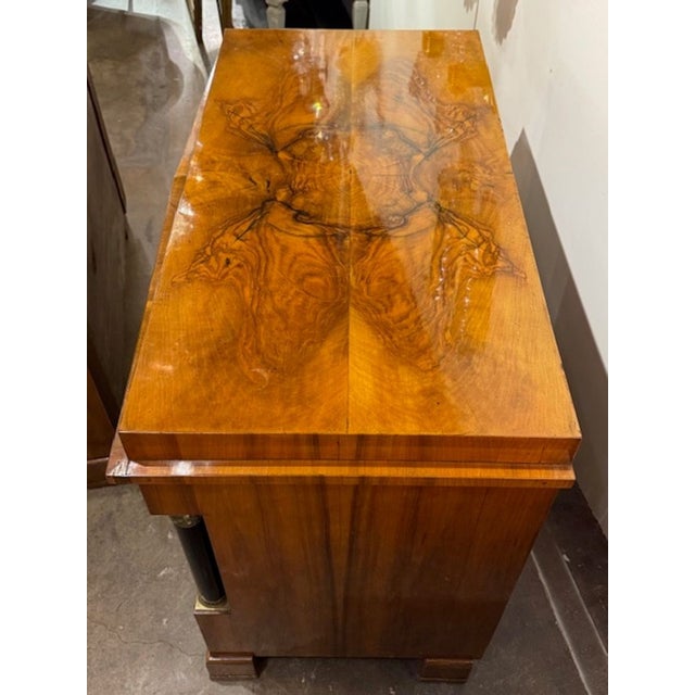 19th Century Pair of German Walnut Biedermeier Commodes With Ebony Details For Sale - Image 5 of 7