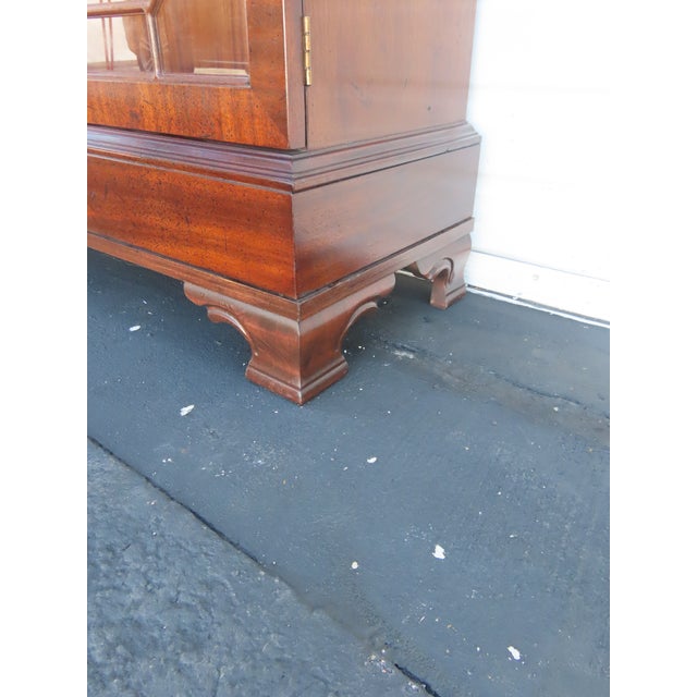 Henredon Chippendale Tall Large Flame Mahogany Display China Cabinet 6470 For Sale - Image 17 of 18
