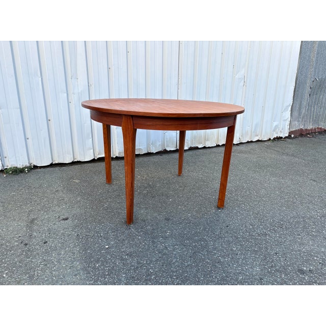 Tan Large Scandinavian Round Dining Table in Teak, 1960s For Sale - Image 8 of 8