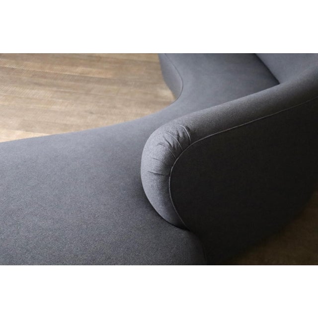Mid-Century Modern Vintage Serpentine Sofa in Velvet by Vladimir Kagan, 1999 For Sale - Image 3 of 17