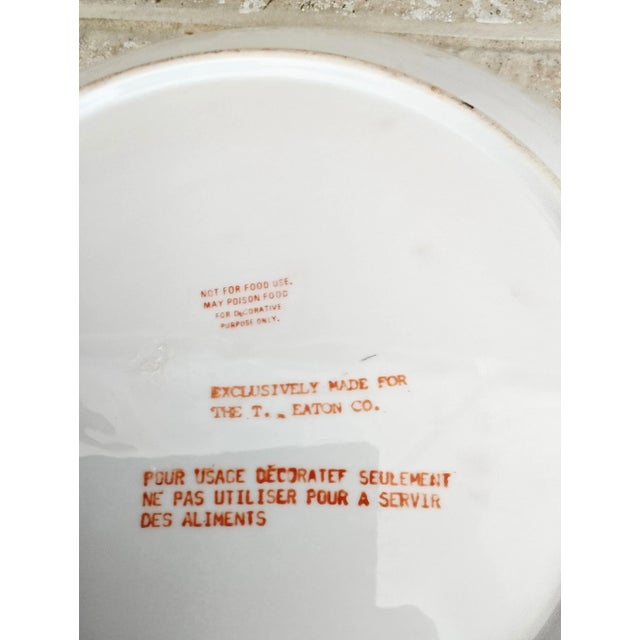 Chinoiserie Vintage Toyo Decorative Wall Plate Charger for T. Eaton Company For Sale - Image 3 of 3