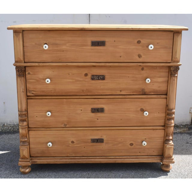 This large handsome chest of four equal depth hand-cut dovetailed drawers is perfectly proportioned. The top has a shallow...