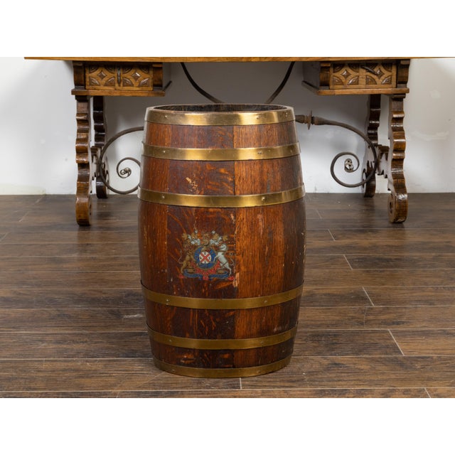 English Victorian 19th Century Oval Barrel with Coat of Arms and Brass Braces For Sale In Atlanta - Image 6 of 12