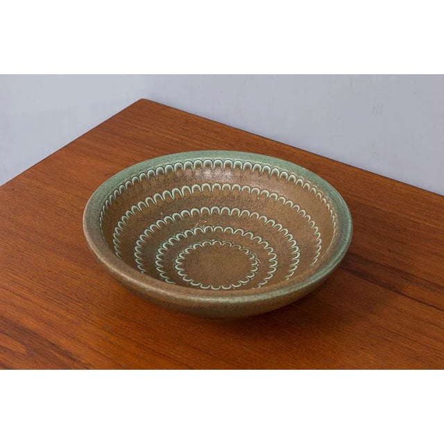 Mid-Century Modern Swedish Bowl in Green and Brown Stoneware by Wilhelm Kåge for Gustavsberg, 1950s For Sale - Image 3 of 8