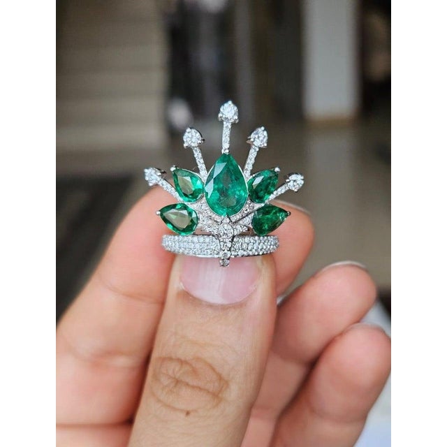 Set in 18k Gold, 3.80 Carats, Natural Zambian Emerald & Diamonds Cocktail Ring, Us Size 6 For Sale - Image 13 of 13