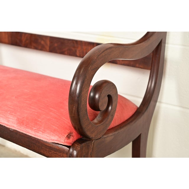 Baker Furniture Style Antique English Regency Flame Mahogany Bench or Settee For Sale - Image 9 of 13