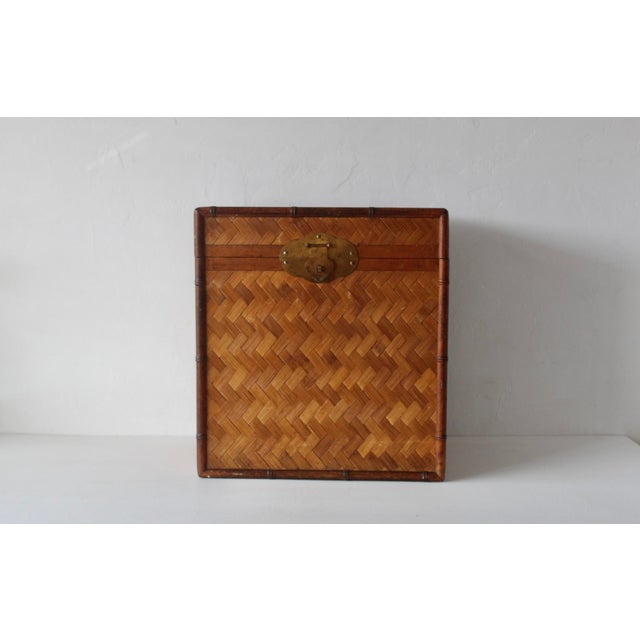 Vintage Bamboo Woven Rattan Storage Chest Trunk Brass Hardware Details Lockable Mid-Century For Sale - Image 9 of 18