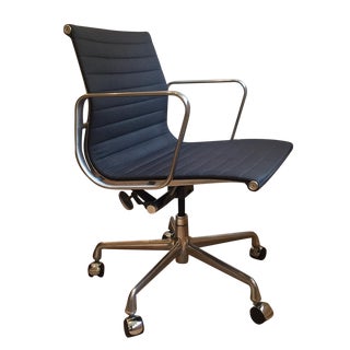 Aluminum Management Chair by Charles & Ray Eames For Sale