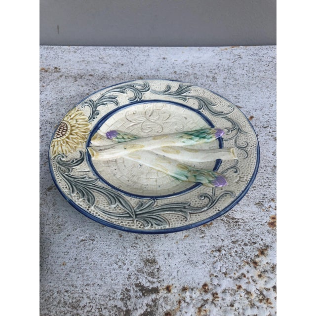 Rare Belgium Majolica asparagus sunflower plate Wasmuel, circa 1880.
