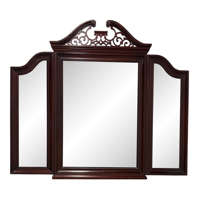 Thomasville Mahogany Chippendale Style Tri-Fold Dresser Mirror For Sale