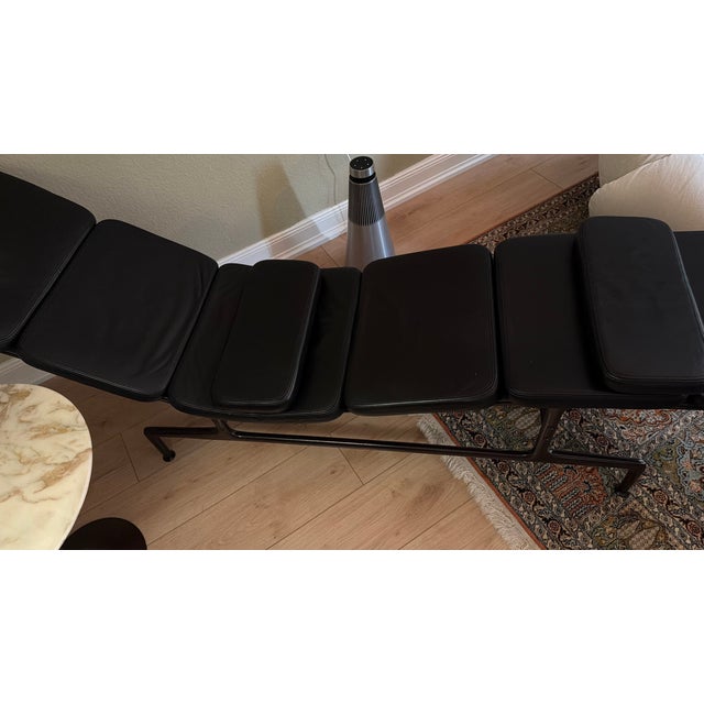 2000 - 2009 ES 106 Soft Pad Chaise Lounge in Black Leather by Charles and Ray Eames for Vitra, 1990s For Sale - Image 5 of 16