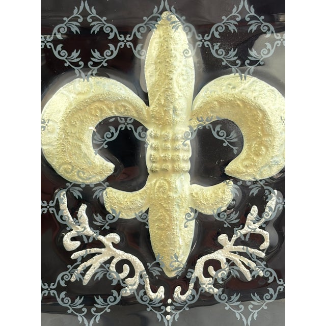 French Late 20th Century Hand Painted Fleur De Lis Glass Platter – Black, Gold & Red Rectangular Serving Tray For Sale - Image 3 of 6
