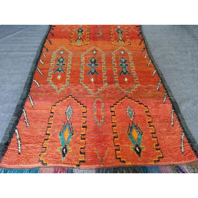 Contemporary Vintage Moroccan Berber Rug in Natural Multicolored Wool For Sale - Image 3 of 8