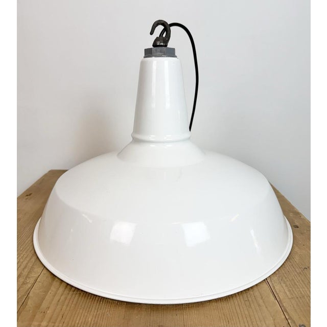 Industrial White Enamel Factory Pendant Lamp from Benjamin, USA, 1960s For Sale - Image 11 of 18