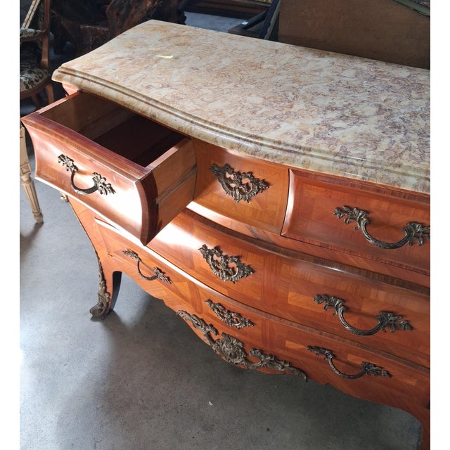Louis XV Style Bombé Commode in Marquetry with Marble Top, 1890s For Sale - Image 3 of 7