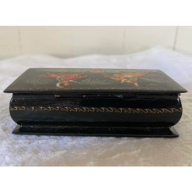 Vintage Russian Palekh Hand-Painted Lacquered Trinket Box, Hunting Scene For Sale In Portland, OR - Image 6 of 12