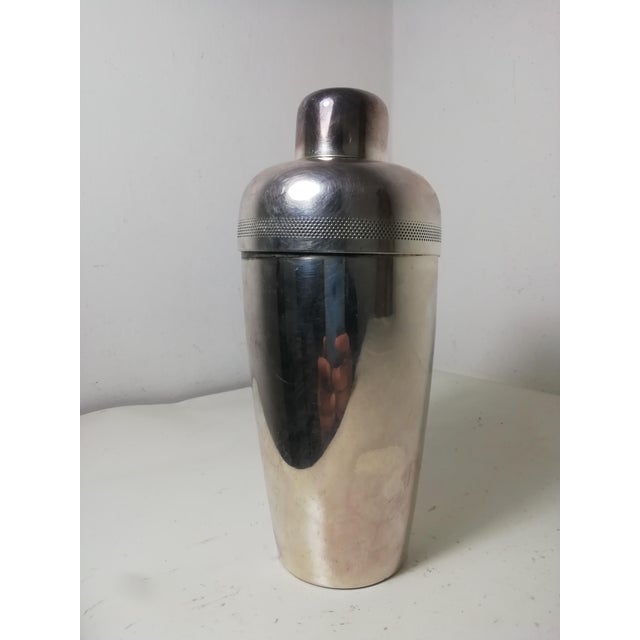 Arthur Krupp Milano Shaker, size 11. A high-quality piece. Silver-plated nickel silver produced by one of Europe's finest...