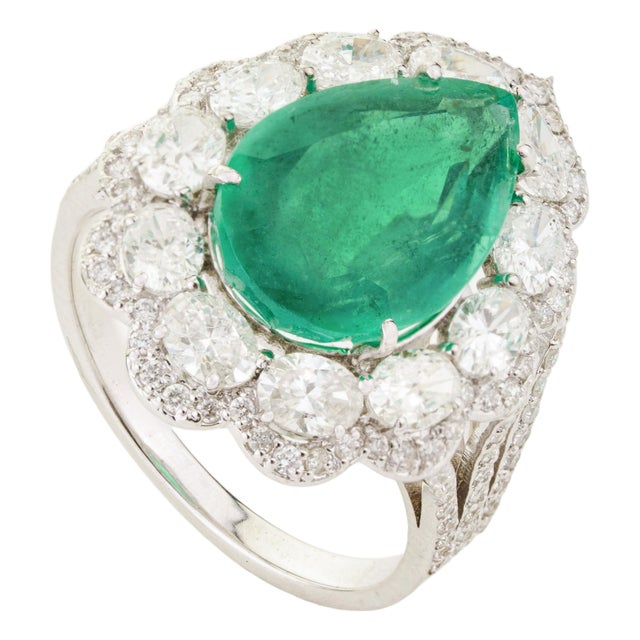 Chic 5.03ct Emerald and 1.99ct Diamond Pear Cocktail Ring in 18k White Gold Size 8 For Sale