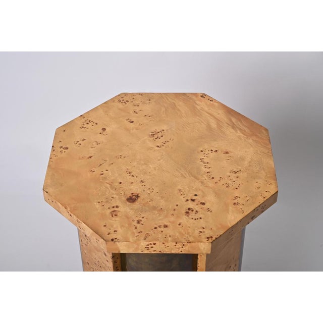 Octagonal Pedestal in Burl Wood and Brass by Tommaso Barbi, Italy, 1970s For Sale - Image 14 of 18